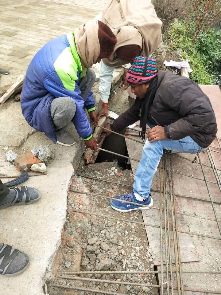 सार्वजनिक सुविधाओं पर काम